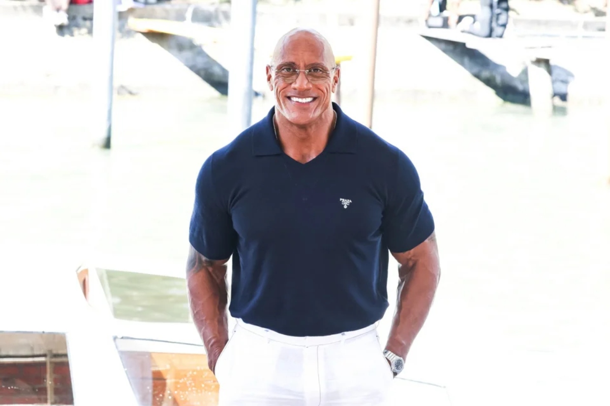 «The Rock» όπως δεν τον έχετε ξαναδεί: Ο Τζόνσον αγνώριστος μετά την απώλεια 27 κιλών για τη νέα του ταινία