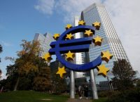ΕΚΤ: Διατηρεί σταθερά τα επιτόκια – Σκιές αβεβαιότητας στη γαλλική οικονομία παρά τους δασμούς Τραμπ ΕΚΤ: Διατηρεί σταθερά τα επιτόκια – Σκιές αβεβαιότητας στη γαλλική οικονομία παρά τους δασμούς Τραμπ