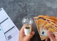 Ηλεκτρικό ρεύμα: Ανακοινώθηκαν τα τιμολόγια για τον Οκτώβριο-Ποια σημείωσαν τη μεγαλύτερη “βουτιά” Ηλεκτρικό ρεύμα: Ανακοινώθηκαν τα τιμολόγια για τον Οκτώβριο-Ποια σημείωσαν τη μεγαλύτερη “βουτιά”