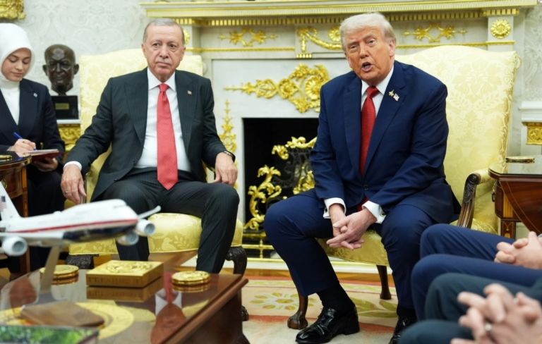 To bromance Τραμπ – Ερντογάν: Η χημεία, τα δισεκατομμύρια και τα γεωπολιτικά ναρκοπέδια