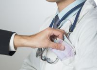 «Καταγγελία για φακελάκι 3.000€ στο Ιπποκράτειο: «Δεν μπαίνει στο χειρουργείο χωρίς τα χρήματα»» «Καταγγελία για φακελάκι 3.000€ στο Ιπποκράτειο: «Δεν μπαίνει στο χειρουργείο χωρίς τα χρήματα»»