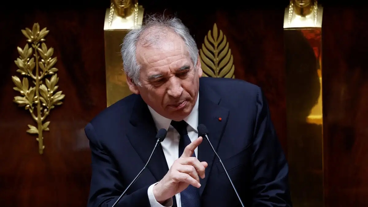 Γαλλία: Η Κρίση της Λιτότητας – Η Κατάργηση Αργιών και η Πολιτική Αστάθεια