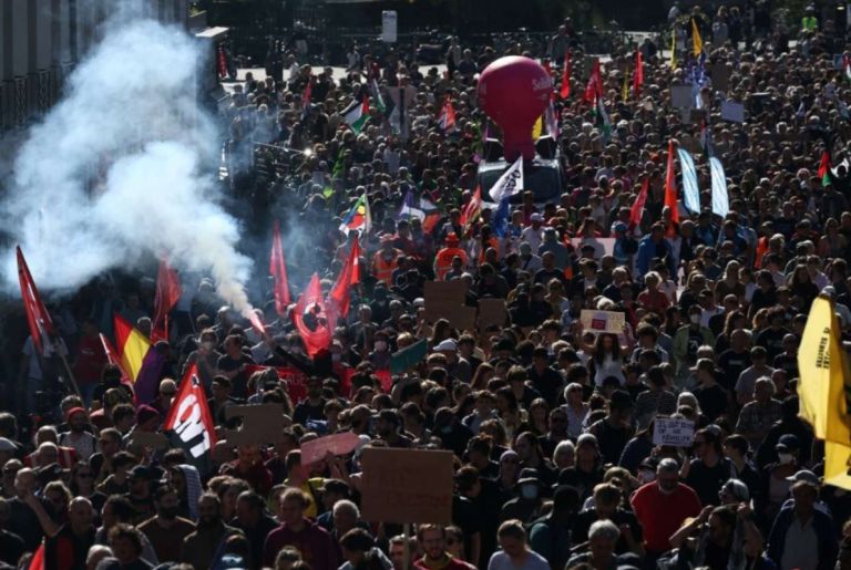 Στους δρόμους οι Γάλλοι: Μαζικές διαδηλώσεις κατά της λιτότητας και της κυβέρνησης Μακρόν