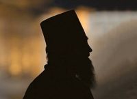 Eνταλμα σύλληψης για τον αρχιμανδρίτη που έδωσε τα 175 στρέμματα της Μονής στον αρχιμαφιόζο της Κρήτης Eνταλμα σύλληψης για τον αρχιμανδρίτη που έδωσε τα 175 στρέμματα της Μονής στον αρχιμαφιόζο της Κρήτης