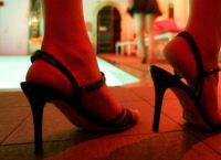 Συνελήφθη παραγωγός ταινιών πορνό για σωματεμπορία, βιασμό και διακίνηση ναρκωτικών Συνελήφθη παραγωγός ταινιών πορνό για σωματεμπορία, βιασμό και διακίνηση ναρκωτικών