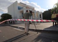Γλυφάδα: Σοκ και αναπάντητα ερωτήματα για τον 40χρονο που βρέθηκε νεκρός σε κάδο ανακύκλωσης Γλυφάδα: Σοκ και αναπάντητα ερωτήματα για τον 40χρονο που βρέθηκε νεκρός σε κάδο ανακύκλωσης
