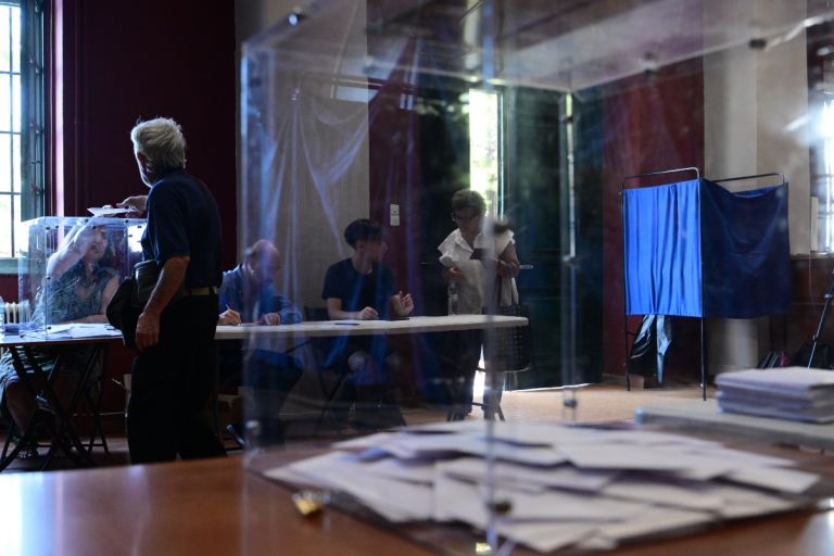 Δημοσκόπηση RealPolls: Μικρό προβάδισμα για τη ΝΔ μετά τη ΔΕΘ – Κατακερματισμένη η αντιπολίτευση