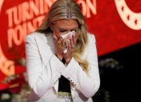 Έρικα Κερκ: «Συγχωρώ τον δολοφόνο του Τσάρλι – Έτσι θα έκανε κι ο Χριστός» Έρικα Κερκ: «Συγχωρώ τον δολοφόνο του Τσάρλι – Έτσι θα έκανε κι ο Χριστός»