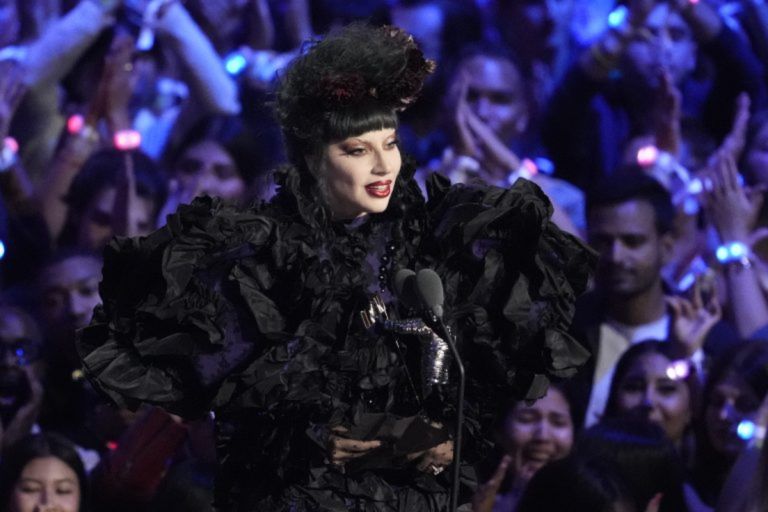 «Lady Gaga κυριαρχεί στα VMAs 2025 με τέσσερα βραβεία – Δείτε όλους τους νικητές»