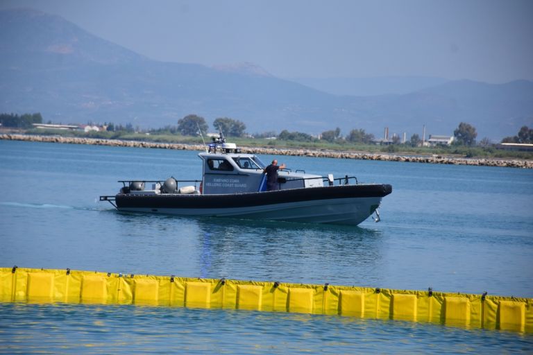 Σε εξέλιξη οι έρευνες για τον Τούρκο διακινητή που δραπέτευσε με χειροπέδες στη θάλασσα