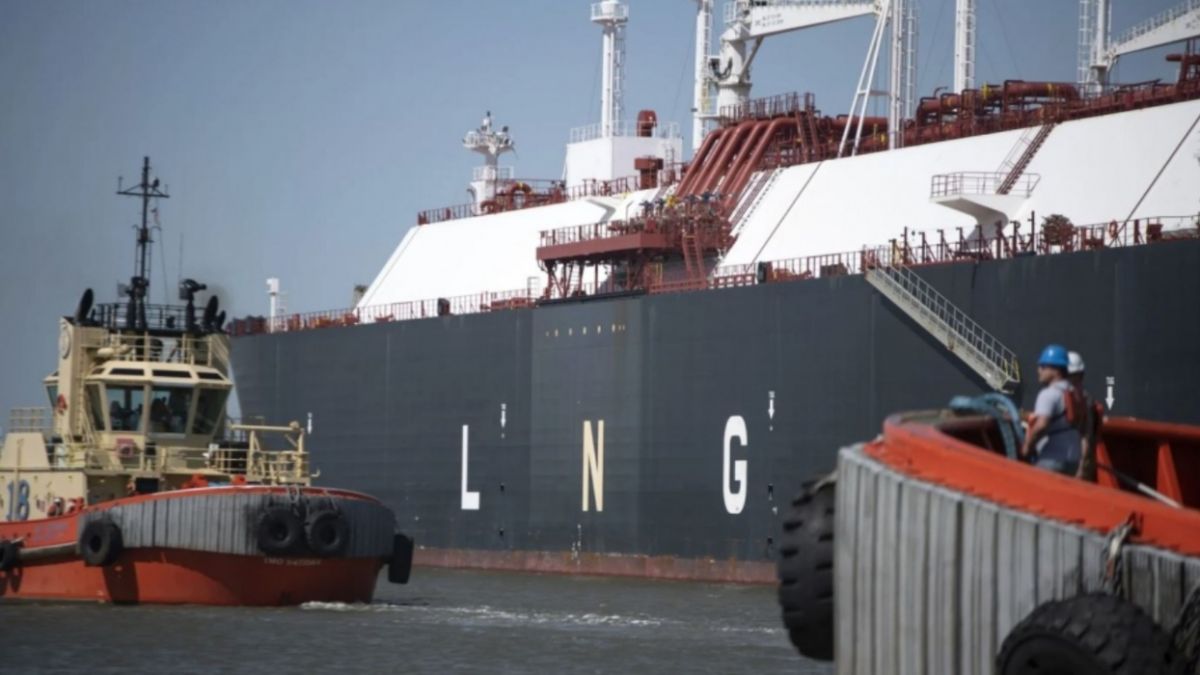 Greece emerges as a key energy hub: the new chessboard of Alexandroupolis, LNG flows and regional shifts
