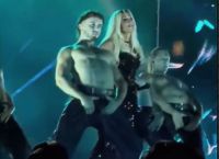 Άννα Βίσση: Ο χορευτής που έγινε viral στη συναυλία της στο Καλλιμάρμαρο [vid]