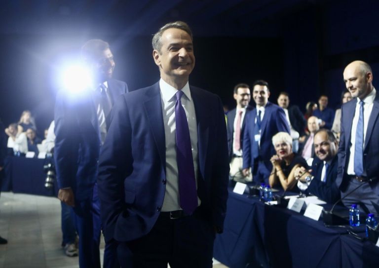 «Από τις εξαγγελίες στις αποδείξεις»: Το στοίχημα Μητσοτάκη με τη μεσαία τάξη