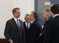 Αρναουτάκης – Μητσοτάκης: Συμφωνία για δύο προσωρινές δομές μεταναστών στην Κρήτη Αρναουτάκης – Μητσοτάκης: Συμφωνία για δύο προσωρινές δομές μεταναστών στην Κρήτη