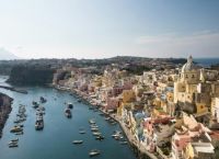 Η Ισπανία μετατρέπει 53.000 «παράνομα τουριστικά διαμερίσματα» σε μόνιμες κατοικίες για πολίτες Η Ισπανία μετατρέπει 53.000 «παράνομα τουριστικά διαμερίσματα» σε μόνιμες κατοικίες για πολίτες