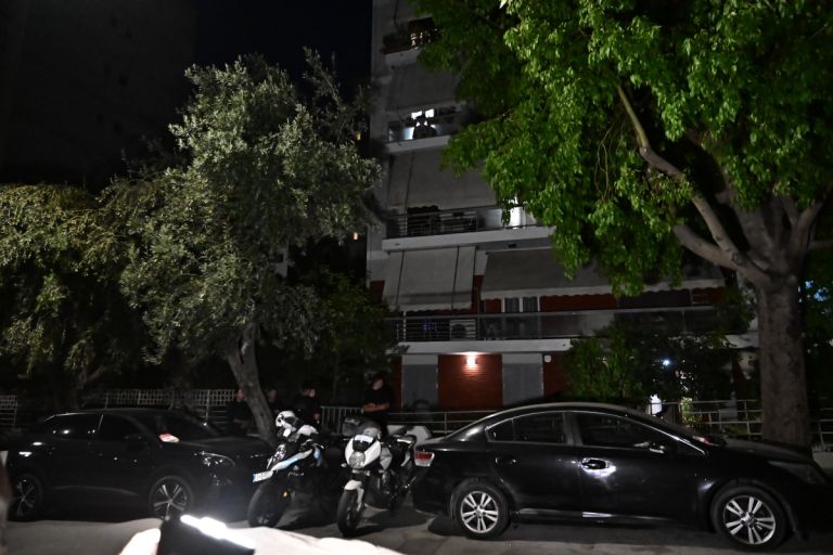Νεκρό ζευγάρι στον Νέο Κόσμο: «Ακούστηκαν δυο πυροβολισμοί την Δευτέρα» λέει γείτονας