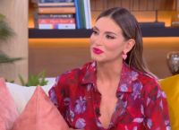 Η Οικονομάκου θυμήθηκε τις καλοκαιρινές της διακοπές στη Μήλο – Οι πόζες με κατακόκκινο bikini [pic]