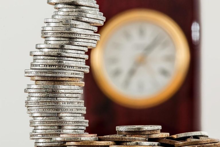 Προϋπολογισμός: Υπερπλεόνασμα 3,3 δισ. στο οκτάμηνο – Πρωτογενές πλεόνασμα 8,5 δισ. ευρώ