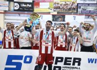 Super Cup χάντμπολ: Ο Ολυμπιακός κατέκτησε το πρώτο τρόπαιο της χρονιάς με νίκη 24-23 επί της ΑΕΚ Super Cup χάντμπολ: Ο Ολυμπιακός κατέκτησε το πρώτο τρόπαιο της χρονιάς με νίκη 24-23 επί της ΑΕΚ