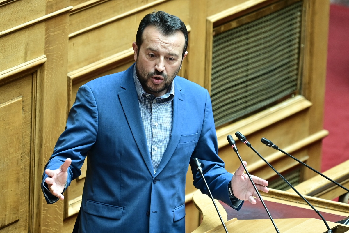 Νίκος Παππάς στο pagenews.gr: Τα πλεονάσματα ανήκουν στον λαό – όχι στους αριθμούς του Μητσοτάκη