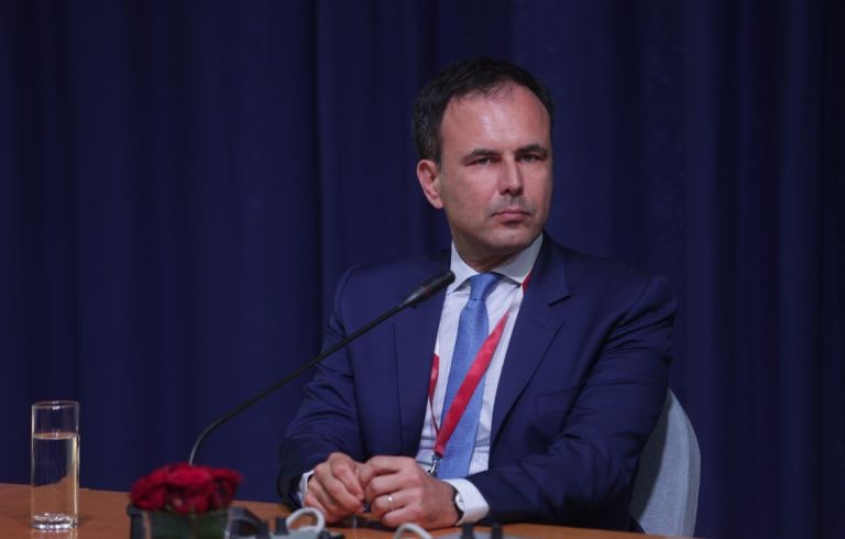 Το βιβλίο του Πατέλη και τα… σινιάλα προς το Μαξίμου