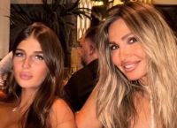 Ελένη Πετρουλάκη: Το αποχαιρετιστήριο δείπνο με την κόρη της πριν ξεκινήσει τις σπουδές της Ελένη Πετρουλάκη: Το αποχαιρετιστήριο δείπνο με την κόρη της πριν ξεκινήσει τις σπουδές της