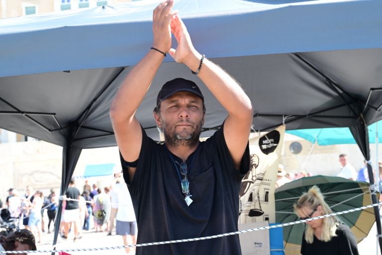Συνεχίζει την απεργία πείνας ο Πάνος Ρούτσι-Δεν δόθηκε άδεια για τοξικολογικές στη σορό του γιου του
