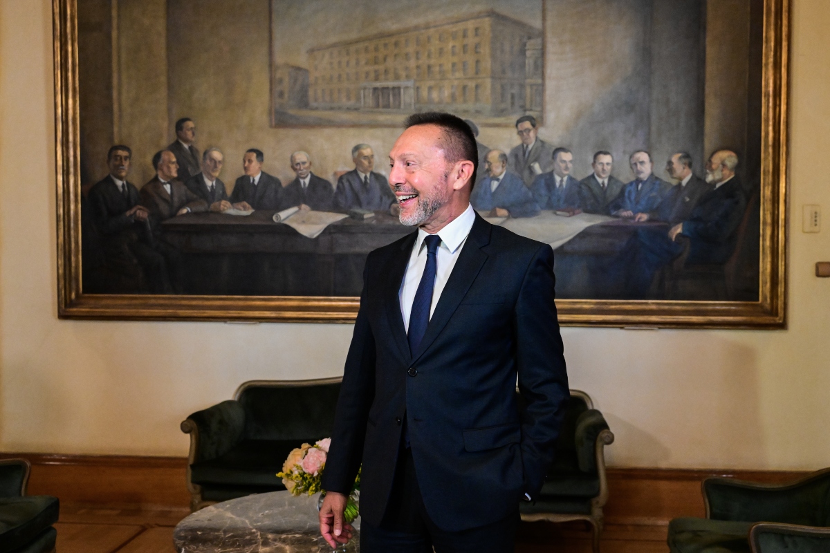 Stournaras: “No Money Tree – Banks, Watch Out or Revolut Will Take Your Share”