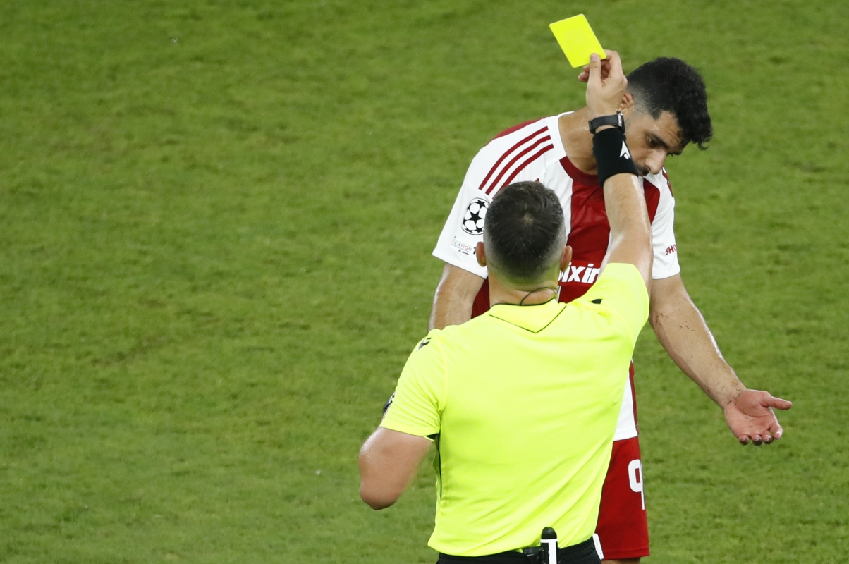 Ολυμπιακός – Πάφος: Η UEFA εξήγησε την απόφαση για την κόκκινη κάρτα στον Ταρεμί που ακυρώθηκε μέσω VAR
