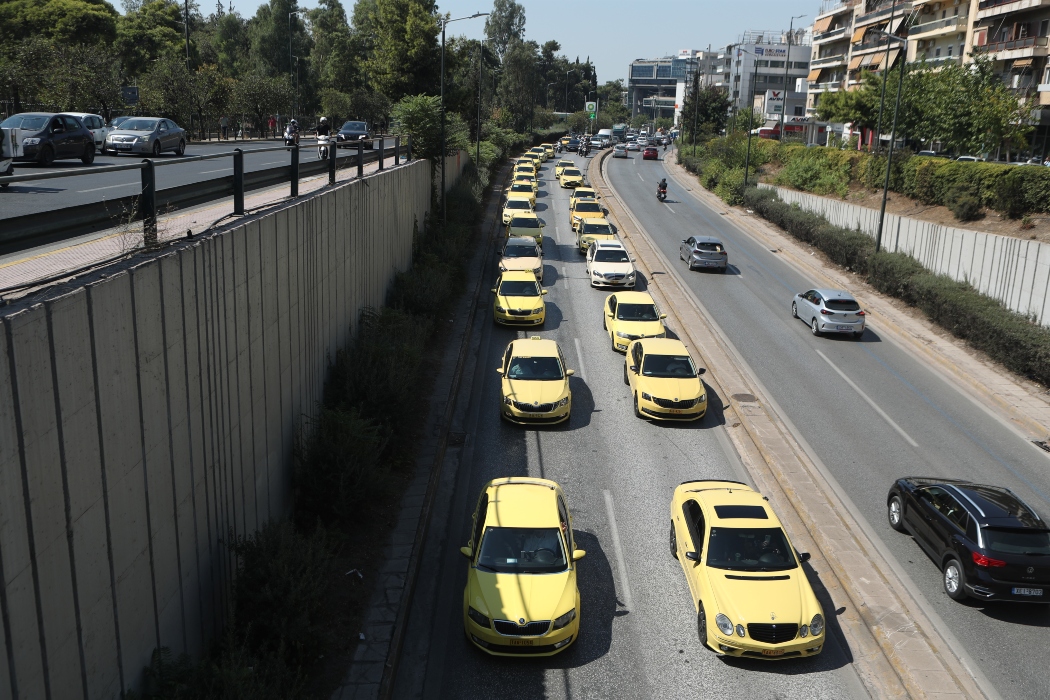 Υπουργείο Τουρισμού για απεργία ταξί: Δεν αλλάζουν οι ρυθμίσεις για τις μετακινήσεις