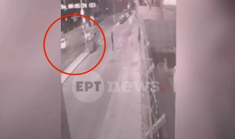 Τροχαίο στη Βουλιαγμένης: Η στιγμή της θανατηφόρας καραμπόλας που κόστισε τη ζωή σε 64χρονη