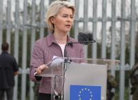 Φον ντερ Λάιεν: Η Ευρώπη ετοιμάζει ακριβό πολυεθνικό στρατό στην Ουκρανία Φον ντερ Λάιεν: Η Ευρώπη ετοιμάζει ακριβό πολυεθνικό στρατό στην Ουκρανία
