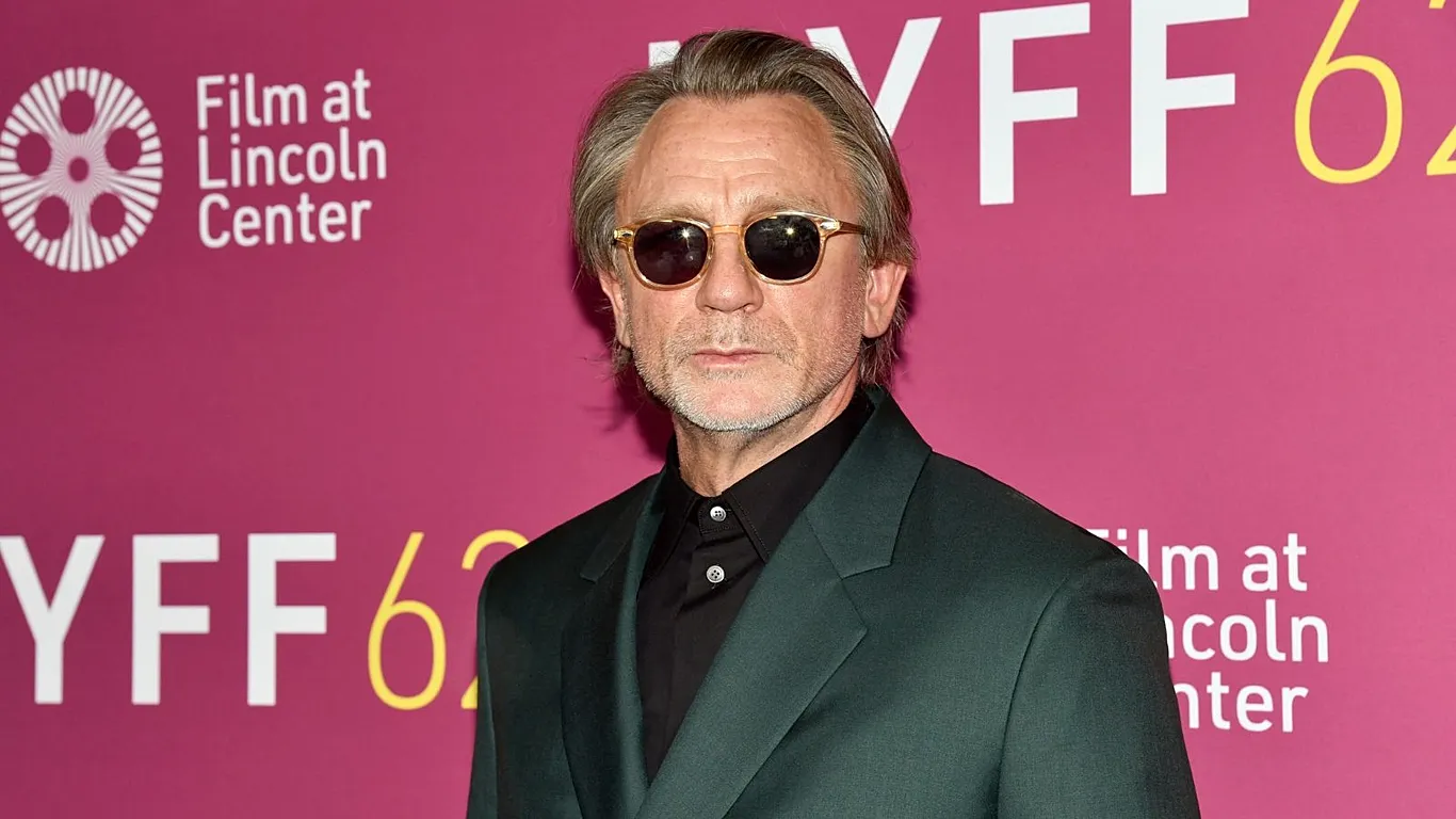 Οι 23 πιο καλοντυμένοι άνδρες του 2024: Από τον Daniel Craig μέχρι τον Lewis Hamilton