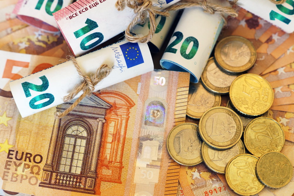 Προϋπολογισμός 2026: «Κάβα» 620 Εκατ. Ευρώ για Επιπλέον Παροχές το 2027 από την Πάταξη Φοροδιαφυγής
