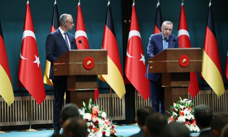 Σύγκρουση Ερντογάν – Μερτς για τη Γάζα, αλλά συμφωνία σε κοινά αμυντικά προγράμματα