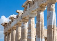 81 Χρόνια Ελευθερίας: Η Αθήνα Τιμά την Απελευθέρωση από τη Ναζιστική Κατοχή 81 Χρόνια Ελευθερίας: Η Αθήνα Τιμά την Απελευθέρωση από τη Ναζιστική Κατοχή