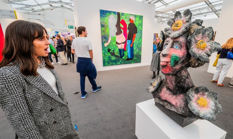 Frieze London 2025: Η Τέχνη Γίνεται Χρηματιστήριο Επιθυμιών – Πωλήσεις, Νέοι Συλλέκτες και Η Φωνή της Αθήνας