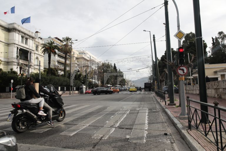 Βασιλίσσης Αμαλίας: Ένας Μήνας Ακόμα Ταλαιπωρίας στο Κέντρο Αθηνών