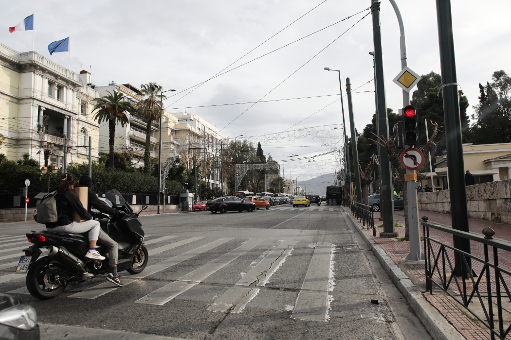 Βασιλίσσης Αμαλίας: Ένας Μήνας Ακόμα Ταλαιπωρίας στο Κέντρο Αθηνών