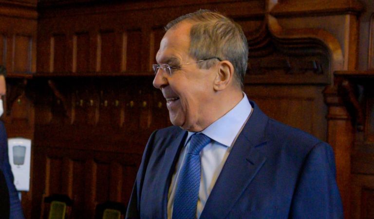 Λαβρόφ-Ρούμπιο: Συζήτησαν «Επόμενα Βήματα» για Τερματισμό Πολέμου στην Ουκρανία