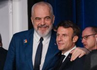 Ο Εντι Ράμα απολογείται που κορόιδεψε τον Τραμπ για την ειρήνη μεταξύ Αζερμπαϊτζάν και… Αλβανίας Ο Εντι Ράμα απολογείται που κορόιδεψε τον Τραμπ για την ειρήνη μεταξύ Αζερμπαϊτζάν και… Αλβανίας