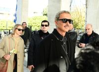Ο Λάκης Γαβαλάς αποκαλύπτει: «Έπεσε απόλυτη σιγή όταν αντιμετώπισα τον άνδρα που με εκφόβιζε στη φυλακή» Ο Λάκης Γαβαλάς αποκαλύπτει: «Έπεσε απόλυτη σιγή όταν αντιμετώπισα τον άνδρα που με εκφόβιζε στη φυλακή»