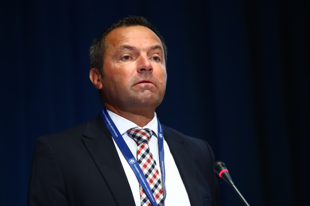 Πόλεμος: Η ΑΕΚ «Καίει» τον Λανουά – Καταγγελία σε ΕΠΟ και UEFA!