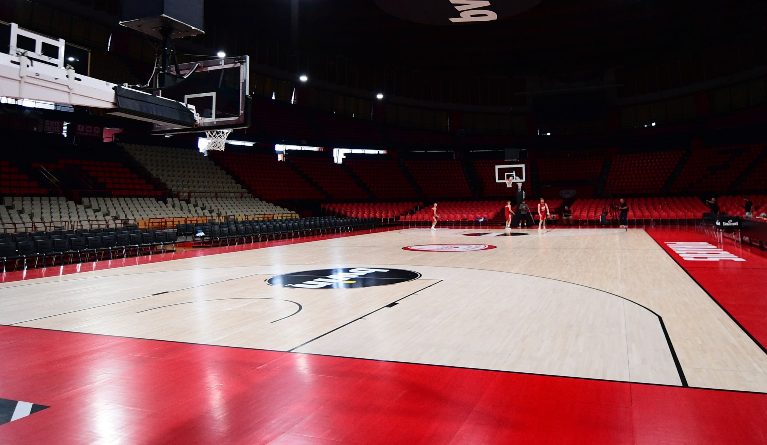 Απίστευτο! Το γήπεδο του Θρύλου πλημμύρισε – Σε τραγική κατάσταση το ΣΕΦ