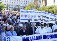 Πανελλαδική συγκέντρωση στρατιωτικών και αποστράτων στην Αθήνα Πανελλαδική συγκέντρωση στρατιωτικών και αποστράτων στην Αθήνα