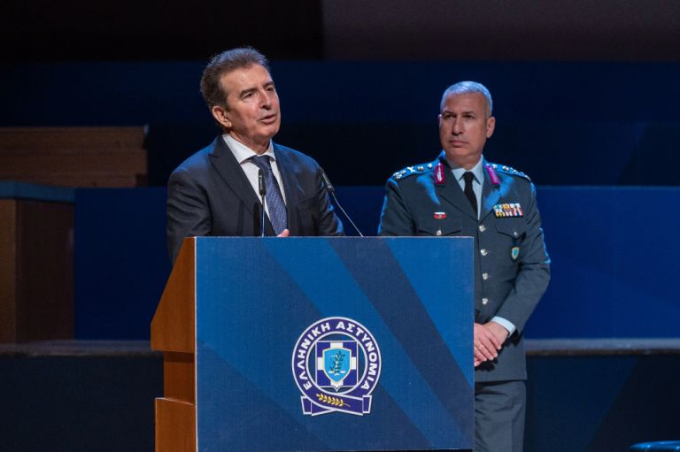 Λούβρο Σοκ: 300 Ειδικοί Φρουροί ΕΛ.ΑΣ. σε Μουσεία – Το Σχέδιο Χρυσοχοΐδη