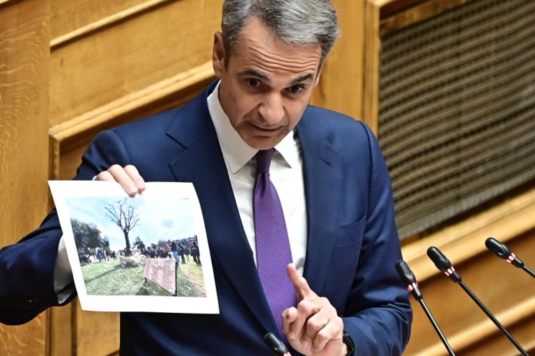 Μητσοτάκης σε Ανδρουλάκη: «Ο κ. Δούκας δεν έκανε σωστά τη δουλειά του για το μνημείο»
