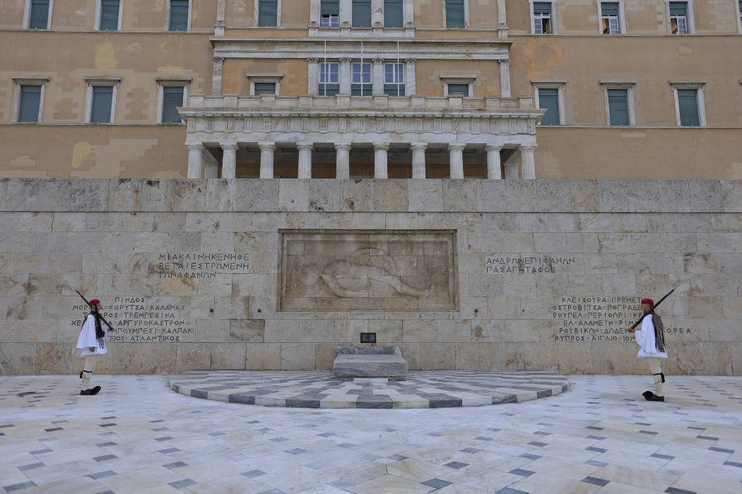 Άγνωστος Στρατιώτης: Νέα Πυρίμαχα Φυλάκια Ευζώνων – «Τέλος στις Μολότοφ»