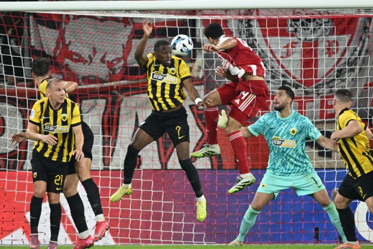 Η ΑΕΚ Συντρίβεται 2-0 από Ολυμπιακό – Απογοήτευση Νίκολιτς
