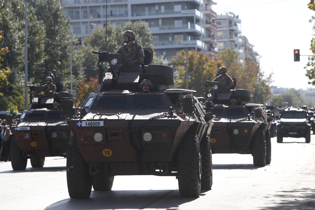 28η Οκτωβρίου: Εντυπωσίασαν τα νέα όπλα στη στρατιωτική παρέλαση Θεσσαλονίκης–Rafale,F-16 μάγεψαν τον ουρανό
